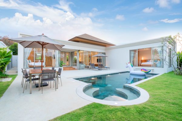 Cost of Pool Deck Pouring in Santa Ana