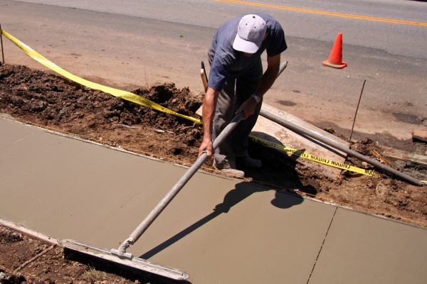 Cost of Sidewalk Pouring in Santa Ana